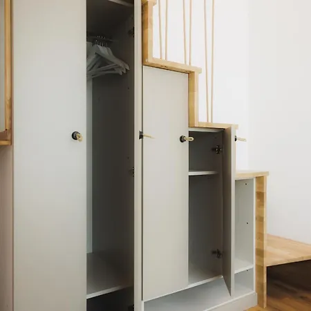 Homestay Bambi Boutique - Loftove Izby 300 M Od Centra Banskej Bystrice, Self Check-in